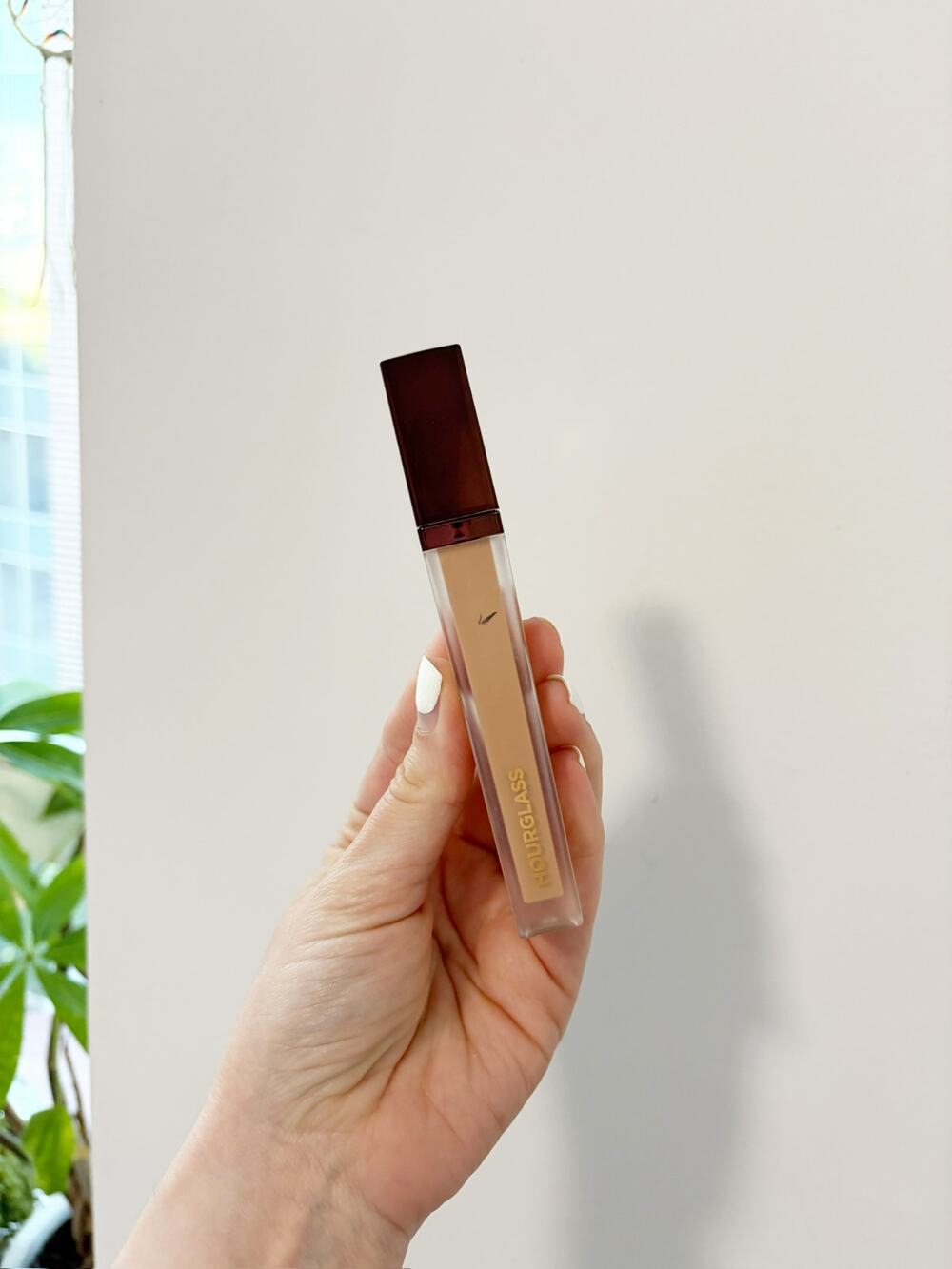 NEW Hourglass Vanish Airbrush Concealer in Suede 6.6